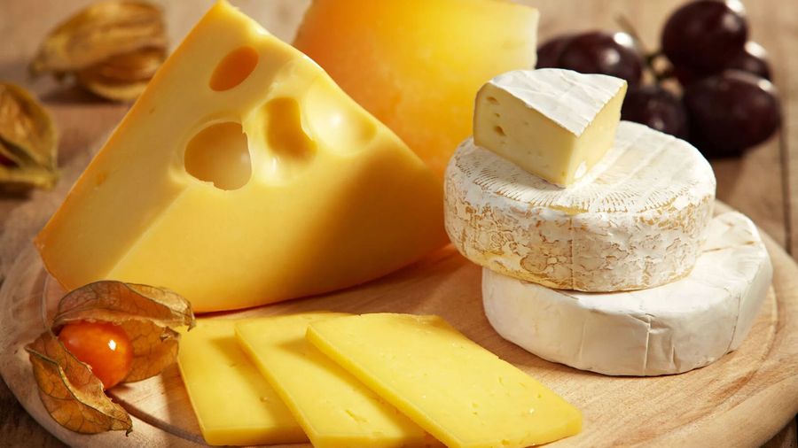 Kann man bei Gicht Käse essen: schädlich oder erlaubt Kann man bei Gicht Käse essen: schädlich oder erlaubt